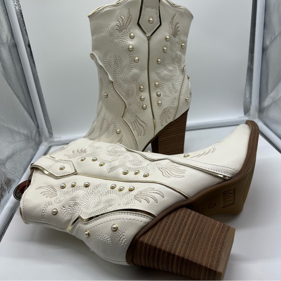 MIA White Ankle Boots with Western Flair and Pearl Accents - Picture 10 of 11